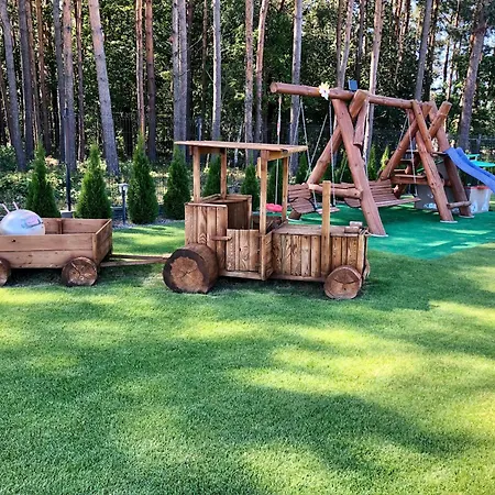 Zloto Polnocy Na Wylacznosc, Parking, Plac Zabaw, Tarasy *