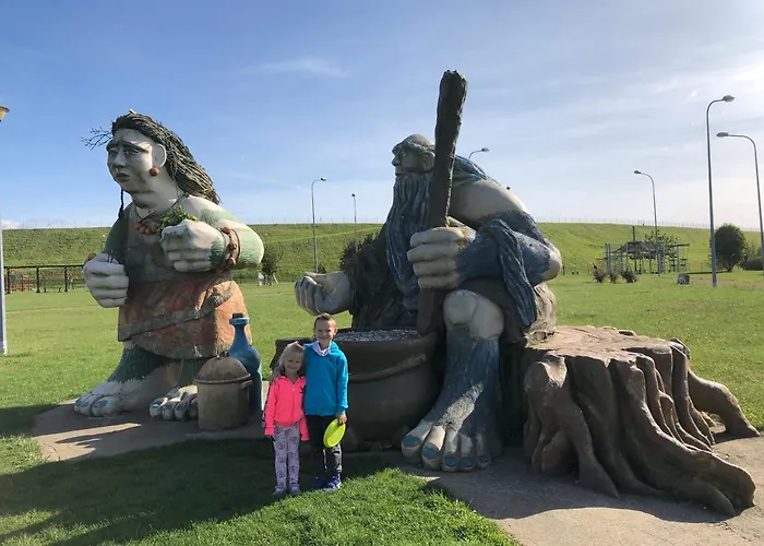 Zloto Polnocy Na Wylacznosc, Parking, Plac Zabaw, Tarasy 別荘 *